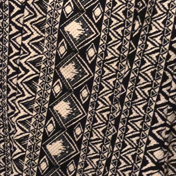 Deb Black and White Tank - Picture 2 of 4